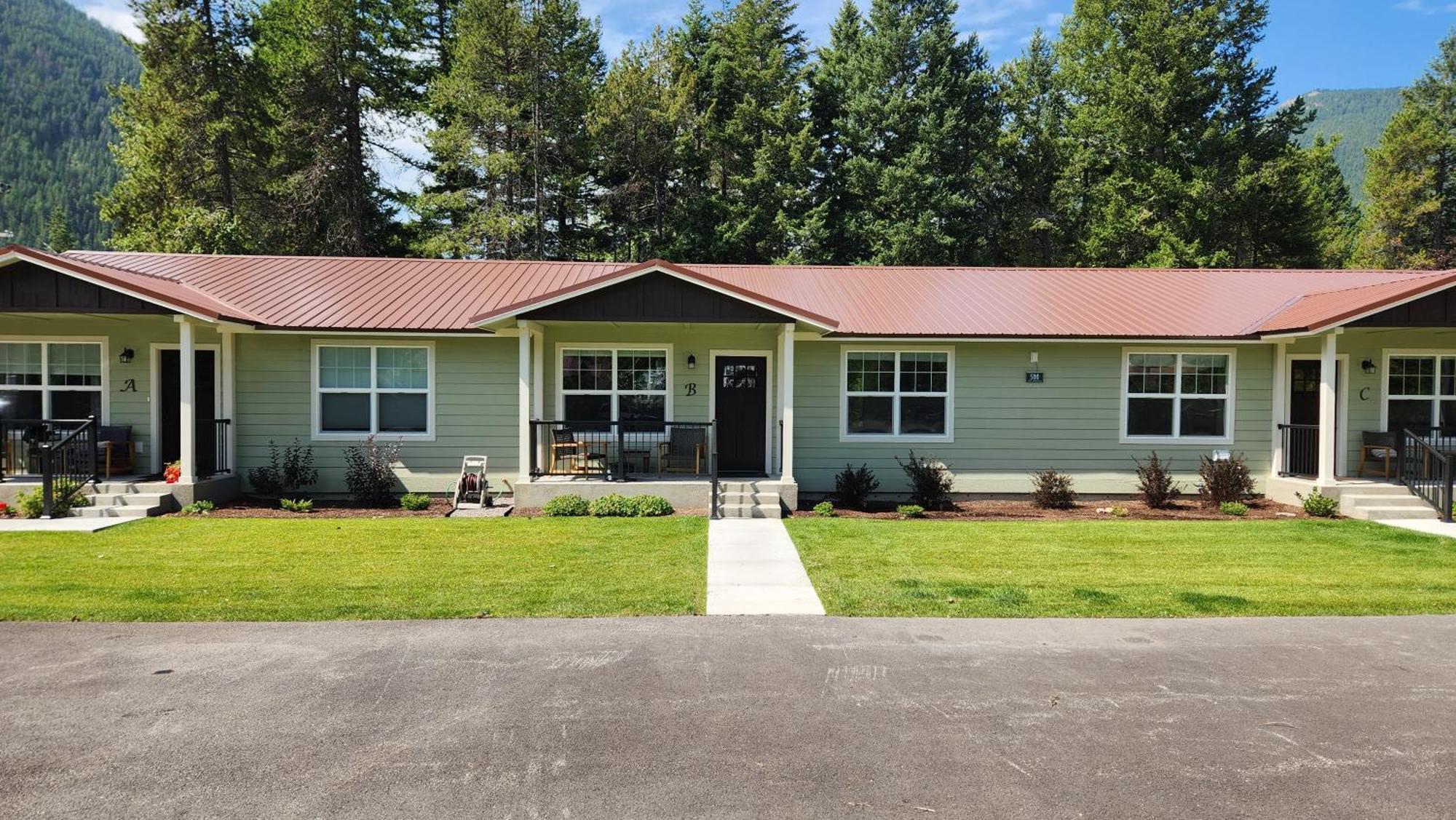Beargrass Lodging & Rv Resort Hungry Horse 외부 사진