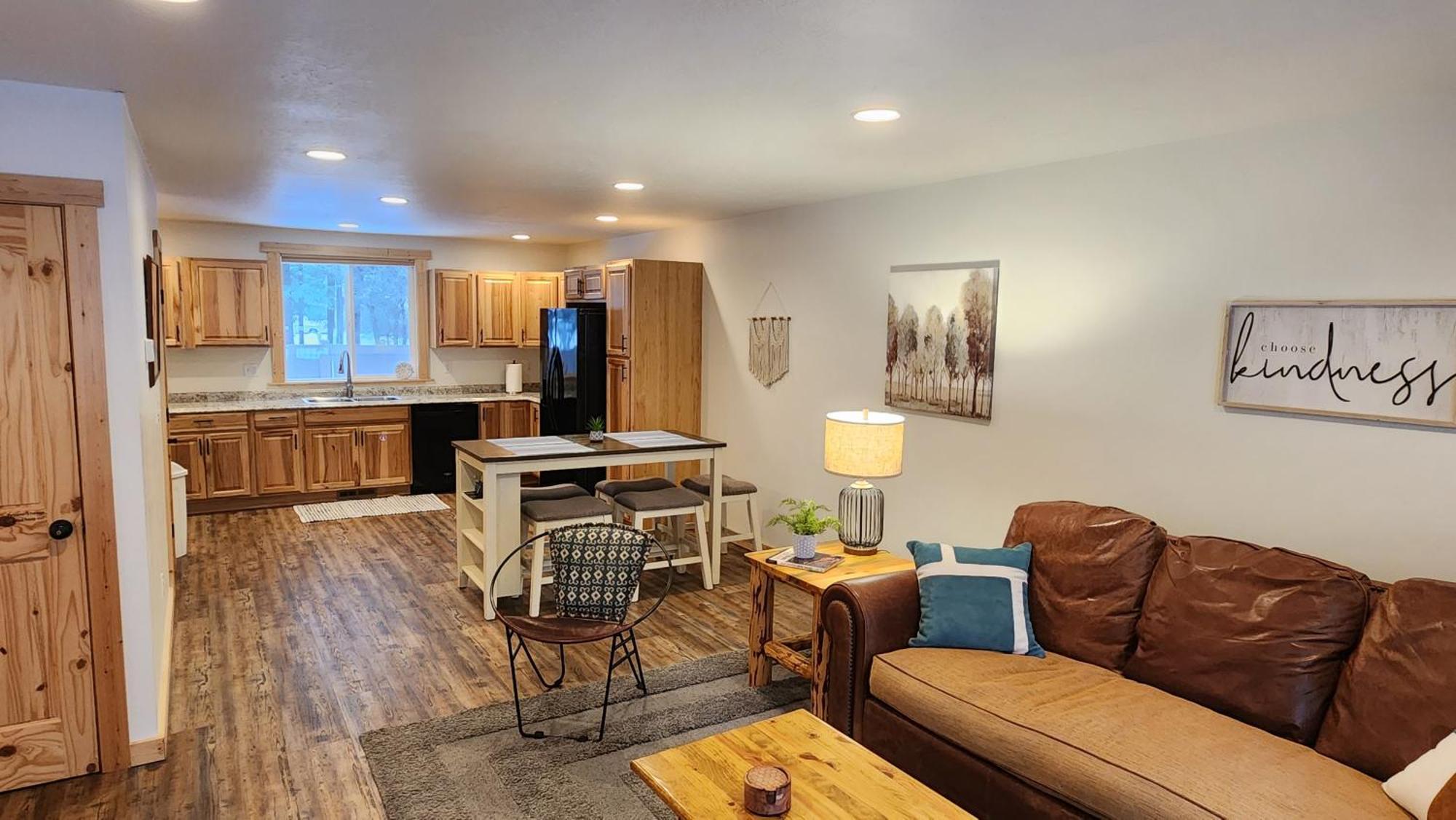 Beargrass Lodging & Rv Resort Hungry Horse 외부 사진